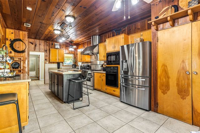 916 Kimbrough Road, Azle, TX 76020