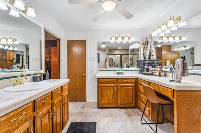 916 Kimbrough Road, Azle, TX 76020