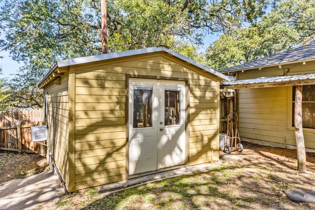 916 Kimbrough Road, Azle, TX 76020