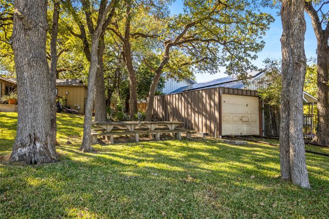 916 Kimbrough Road, Azle, TX 76020