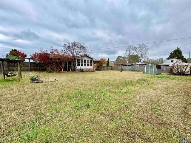 222 Clearview Street SW, Decatur, AL 35601