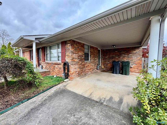 222 Clearview Street SW, Decatur, AL 35601