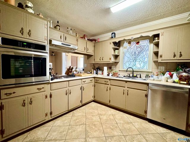 222 Clearview Street SW, Decatur, AL 35601