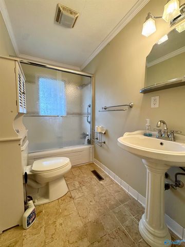 222 Clearview Street SW, Decatur, AL 35601