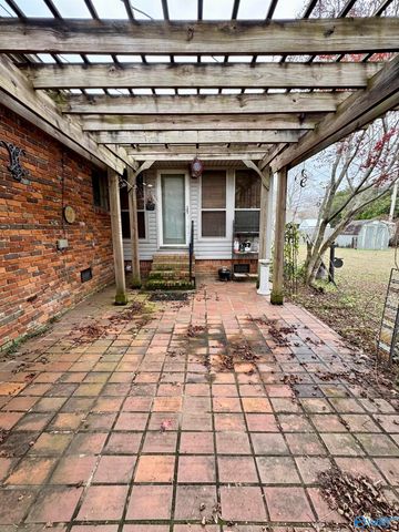 222 Clearview Street SW, Decatur, AL 35601