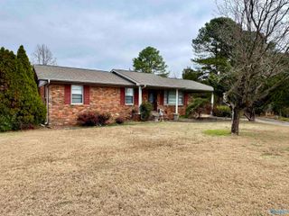 222 Clearview Street SW, Decatur, AL 35601