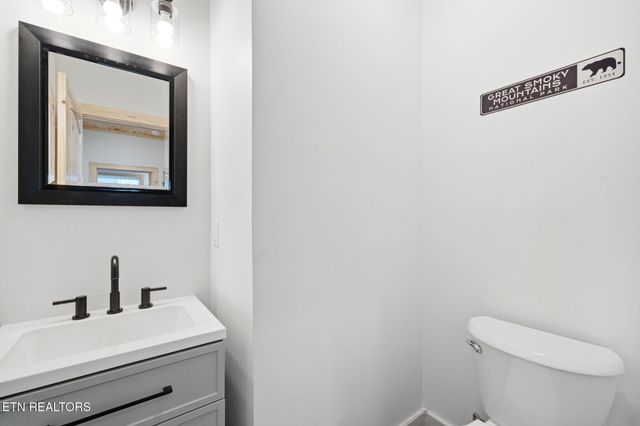 650 Ridge Top Loop, Gatlinburg, TN 37738