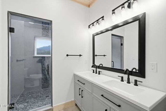 650 Ridge Top Loop, Gatlinburg, TN 37738