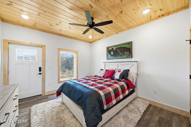 650 Ridge Top Loop, Gatlinburg, TN 37738