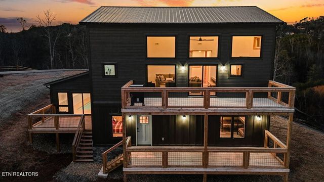 650 Ridge Top Loop, Gatlinburg, TN 37738