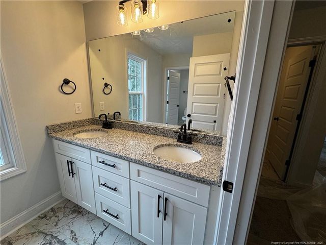 7194 Manassas Street, Fayetteville, NC 28304