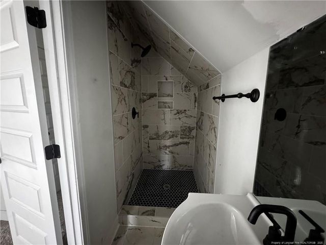 7194 Manassas Street, Fayetteville, NC 28304