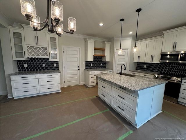 7194 Manassas Street, Fayetteville, NC 28304