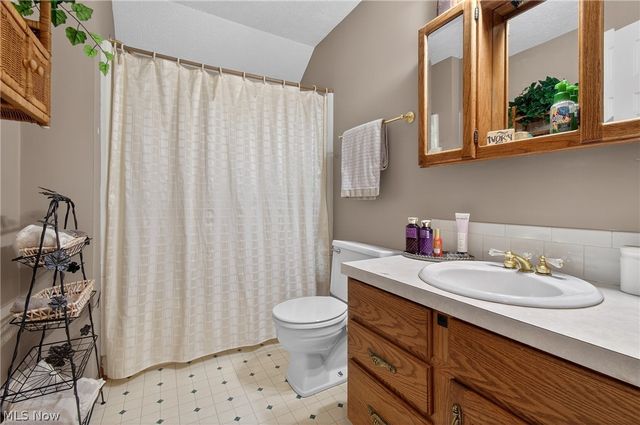 8038 Norriton Circle NW, North Canton, OH 44720