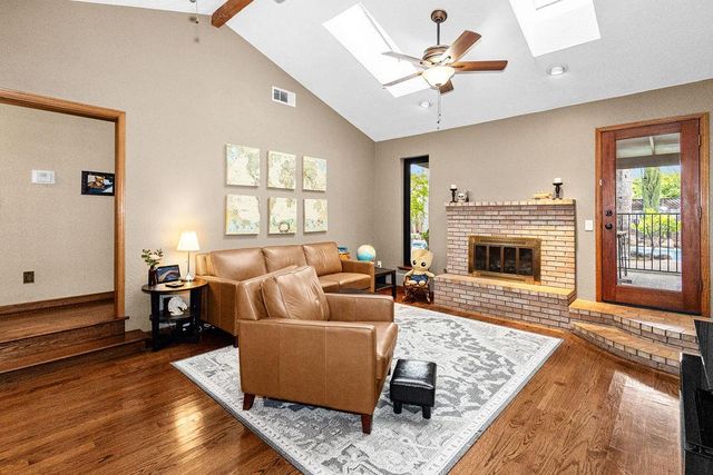 1934 Pontiac St, Oakdale, CA 95361