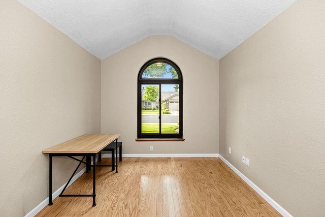 1934 Pontiac St, Oakdale, CA 95361