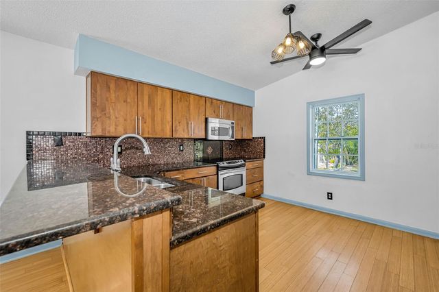 105 PETERSON LANE, Palm Harbor, FL 34683