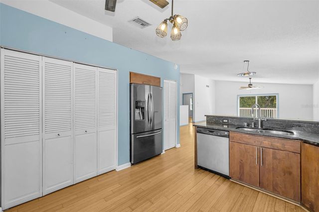 105 PETERSON LANE, Palm Harbor, FL 34683