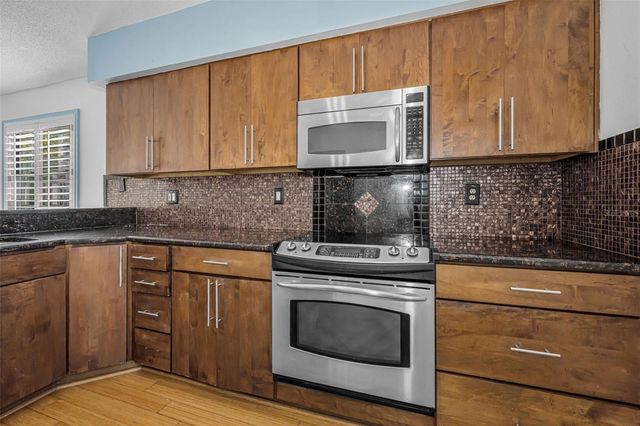 105 PETERSON LANE, Palm Harbor, FL 34683