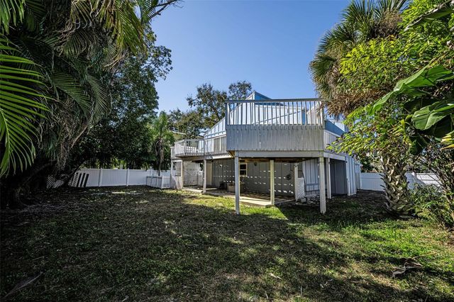 105 PETERSON LANE, Palm Harbor, FL 34683