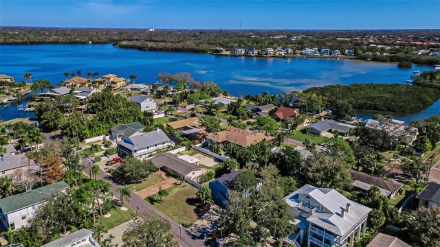 105 PETERSON LANE, Palm Harbor, FL 34683