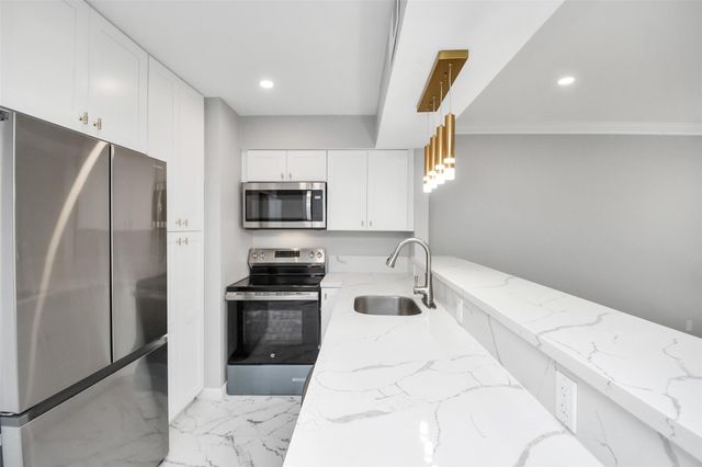 17202 Imperial Valley Drive 3, Houston, TX 77060