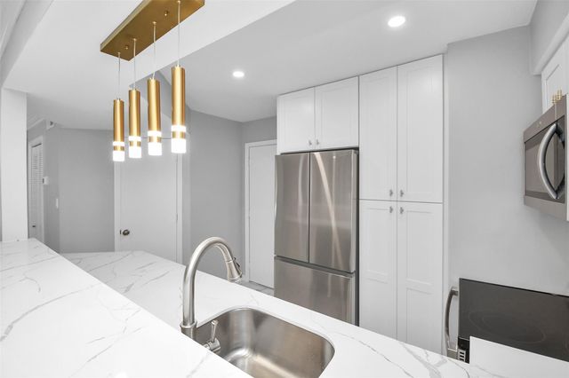 17202 Imperial Valley Drive 3, Houston, TX 77060