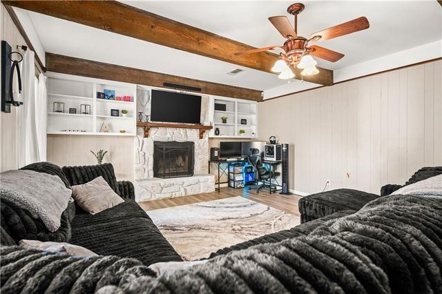 305 LAKE RIDGE Trail, Pineville, LA 71360