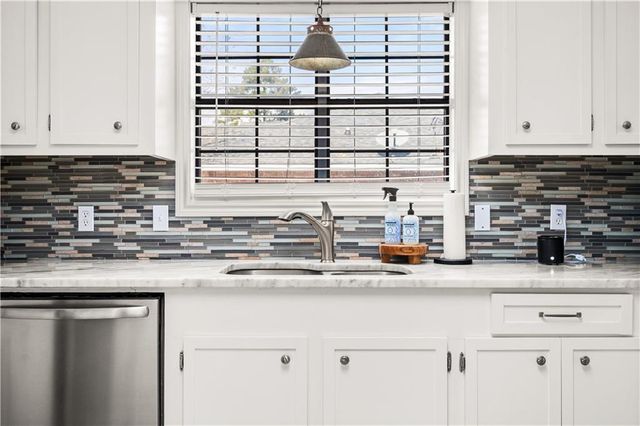 305 LAKE RIDGE Trail, Pineville, LA 71360