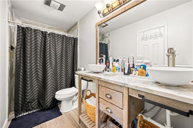 305 LAKE RIDGE Trail, Pineville, LA 71360