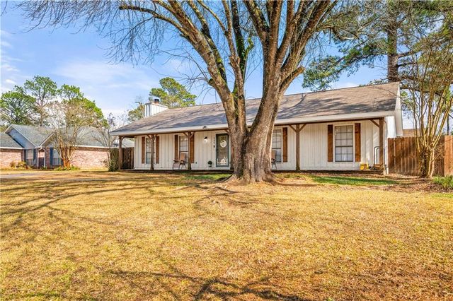 305 LAKE RIDGE Trail, Pineville, LA 71360