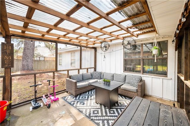 305 LAKE RIDGE Trail, Pineville, LA 71360