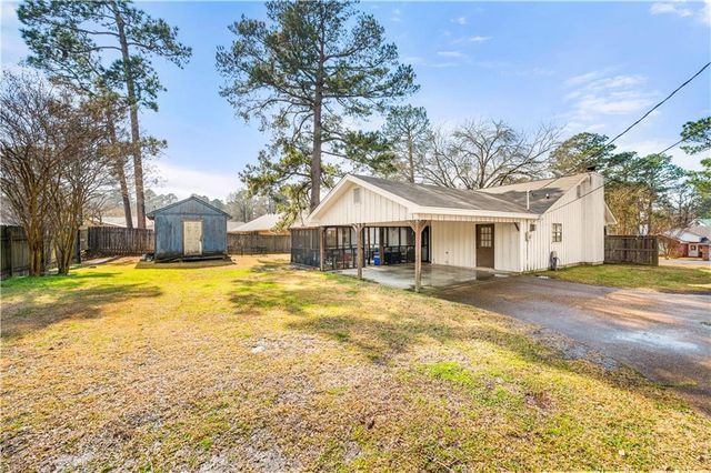 305 LAKE RIDGE Trail, Pineville, LA 71360