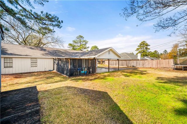 305 LAKE RIDGE Trail, Pineville, LA 71360
