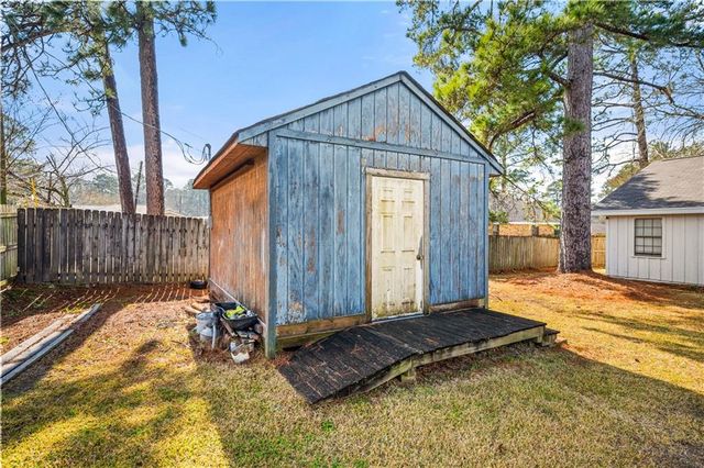 305 LAKE RIDGE Trail, Pineville, LA 71360