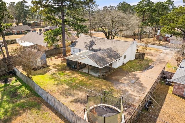 305 LAKE RIDGE Trail, Pineville, LA 71360