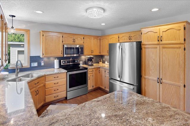 15870 Fenway Avenue N, Hugo, MN 55038