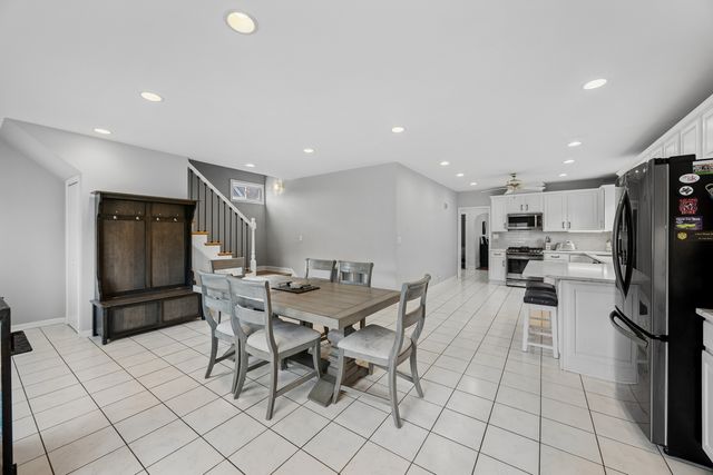 1843 N 75th Avenue, Elmwood Park, IL 60707