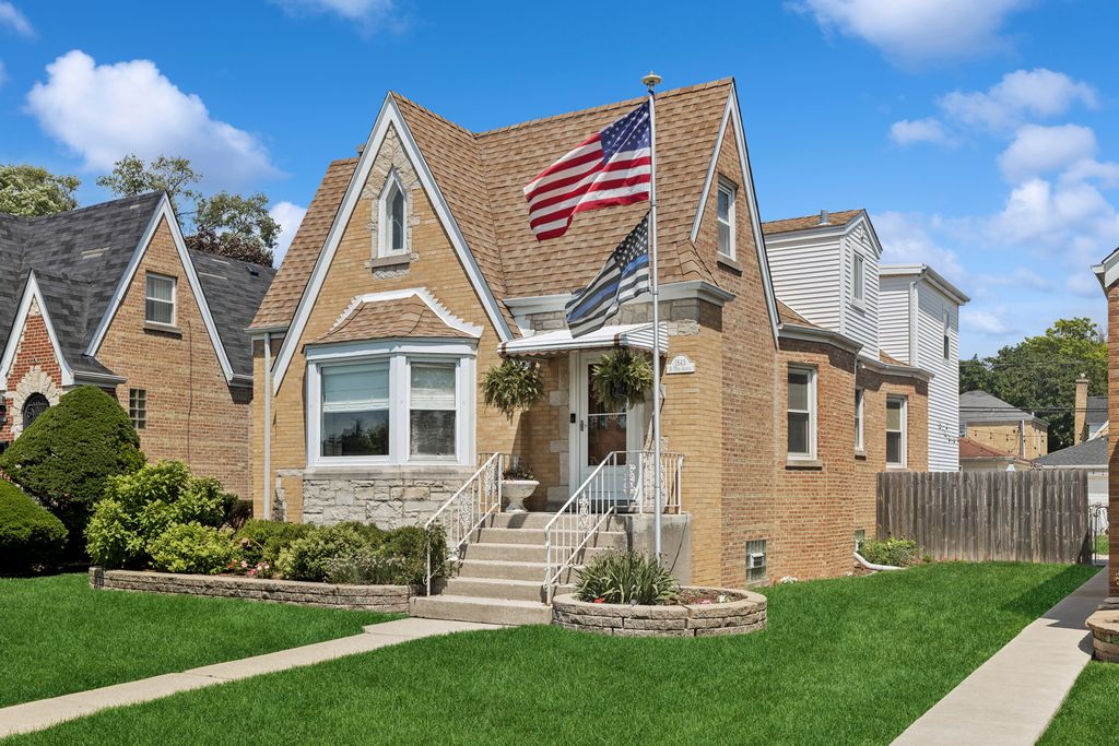 1843 N 75th Avenue, Elmwood Park, IL 60707