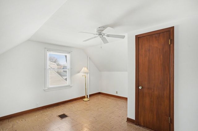 995 S Swain Avenue, Elmhurst, IL 60126