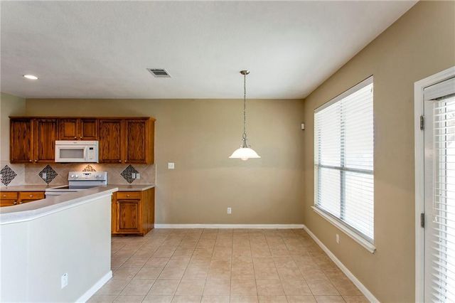 517 Dinge Bay DR, Round Rock, TX 78664