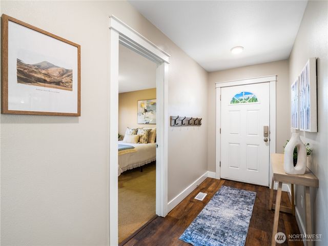 402 Factory Street SE, Orting, WA 98360