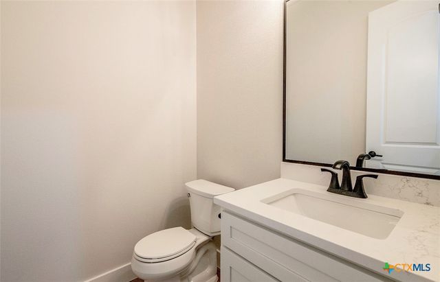 1229 Stallion Springs Drive, Fischer, TX 78623