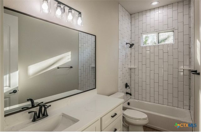 1229 Stallion Springs Drive, Fischer, TX 78623