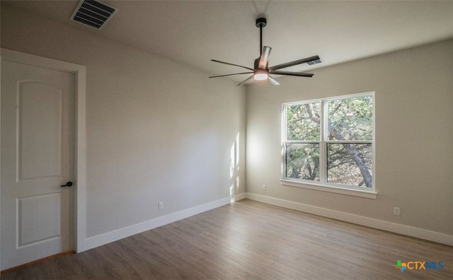 1229 Stallion Springs Drive, Fischer, TX 78623