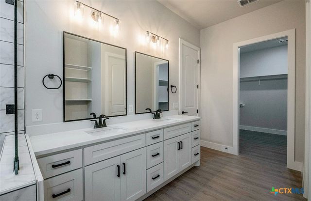 1229 Stallion Springs Drive, Fischer, TX 78623