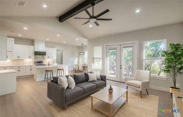 1229 Stallion Springs Drive, Fischer, TX 78623