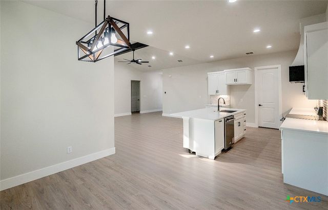 1229 Stallion Springs Drive, Fischer, TX 78623