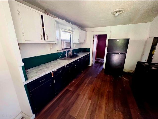 323 Sparks Street, Dallas, TX 75203