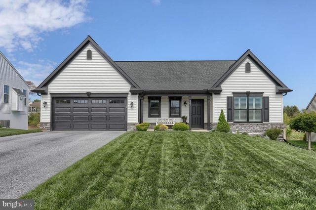 407 ORCHID CIR, Lebanon, PA 17046